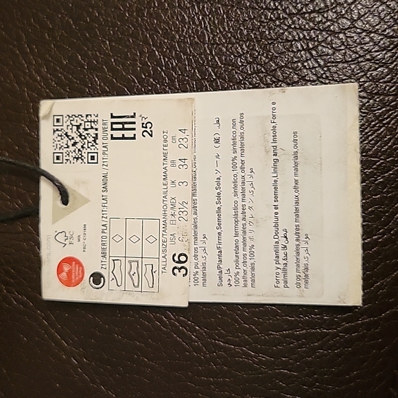 Zara NWT Silver Flat Sandals Puffy Front Size 6 (36 EU) - Picture 9 of 12